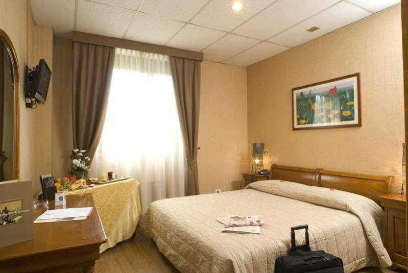 卡特里亚拉斯提纳诺 Thp Bologna酒店 外观 照片